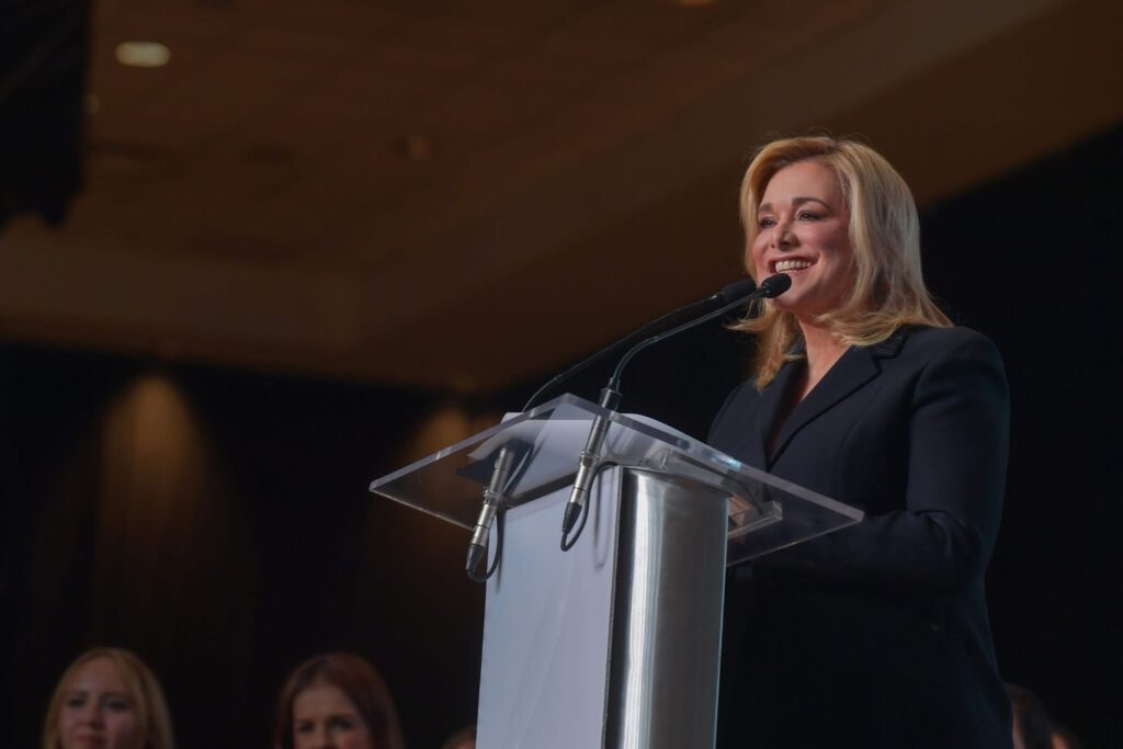 E42B1842-4FBD-496B-994E-3D0CF252A601