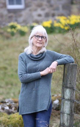 jo-cameron-440nw-10180475e