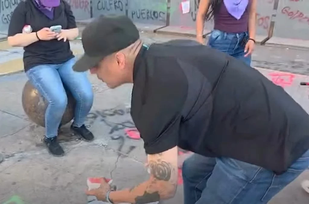 ocho-detenidos-por-causar-danos-en-marcha-del-8m-en-chihuahua_a91749a5-e4a7-4470-935d-16e99ace6553_medialjnimgndimage=fullsize