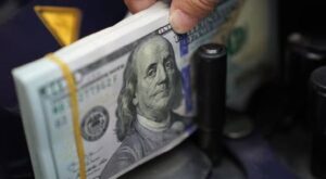 principal_precio-del-dolar-hoy-en-mexico-12-de-junio-1766-pesos-venta