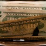 Dólar inició la semana a la alza en ventanillas; así cotizó hoy