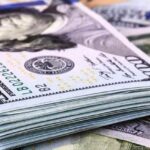 Dólar tropezó y bajó de precio en ventanillas; así cotizó hoy