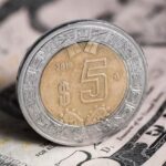 No es súper peso; dólar a $17 es por ‘carry trade’: economista