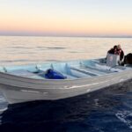 Detienen a 18 migrantes que iban sobre lancha en costa de California
