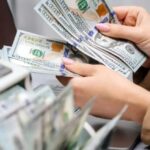 Dólar estable ante el peso en ventanillas este jueves; así cotizó hoy